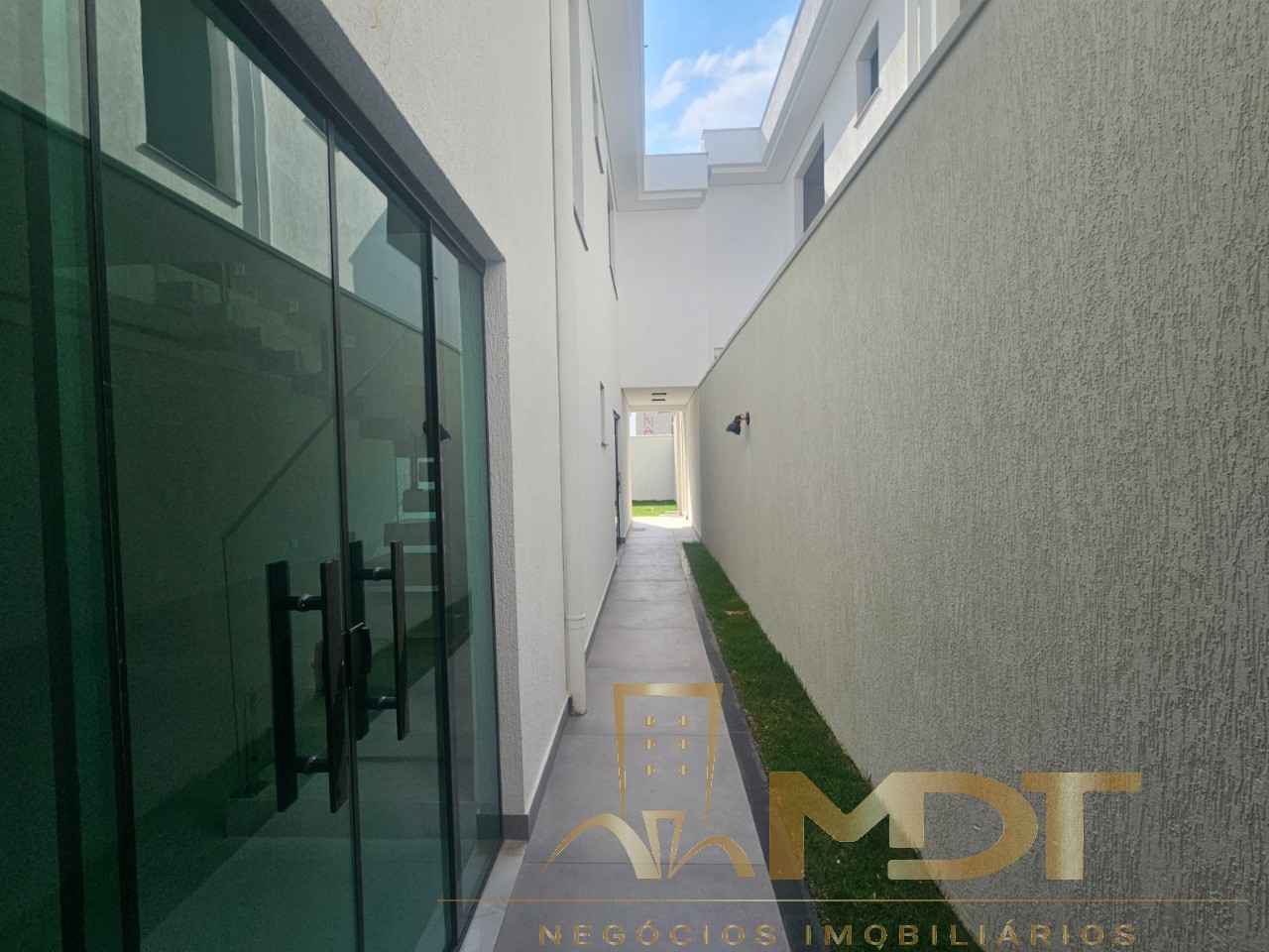 Casa à venda com 4 quartos, 209m² - Foto 41