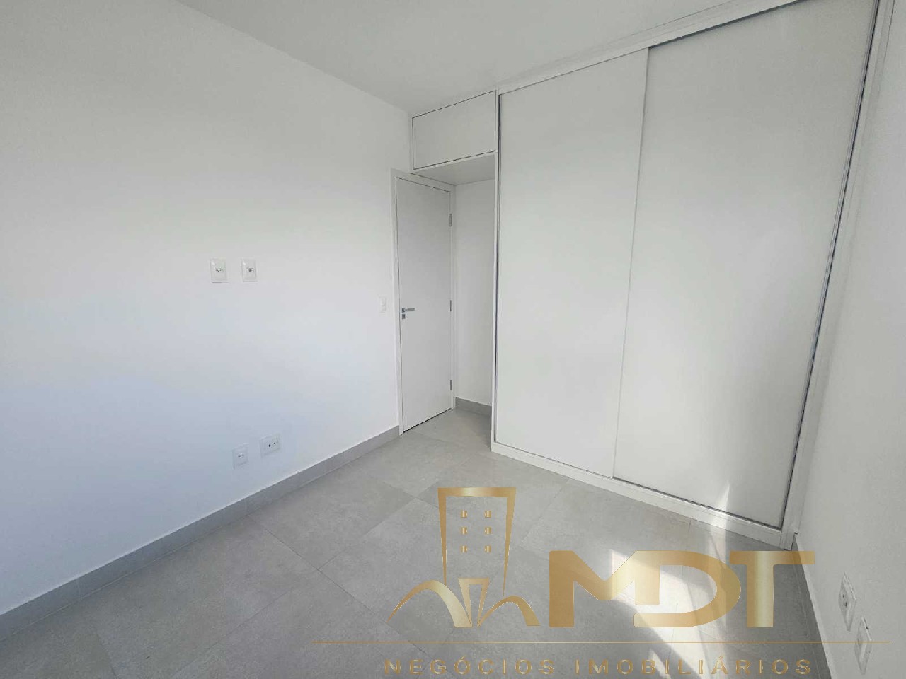 Apartamento à venda com 3 quartos, 75m² - Foto 18