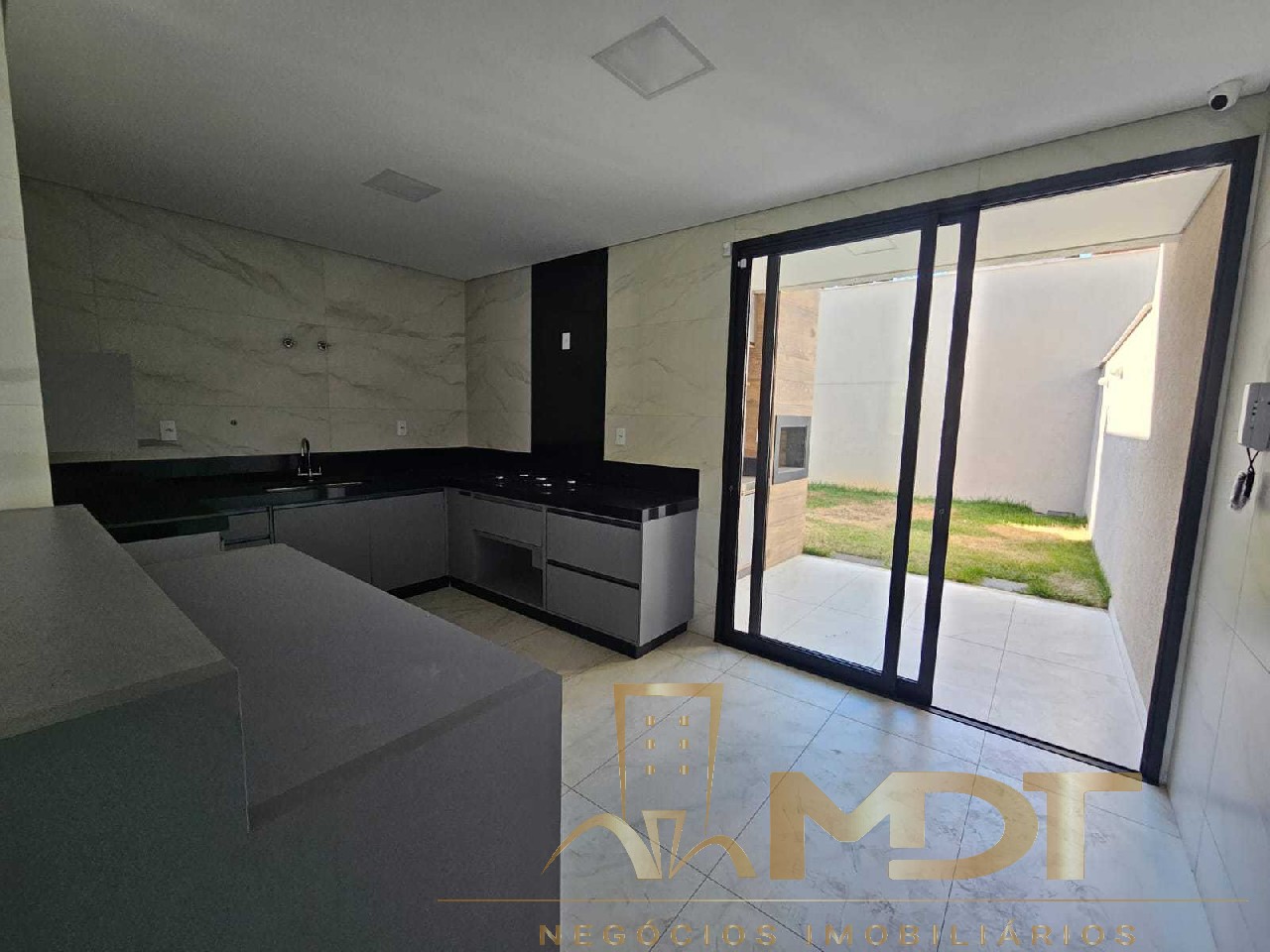 Casa à venda com 3 quartos, 190m² - Foto 8