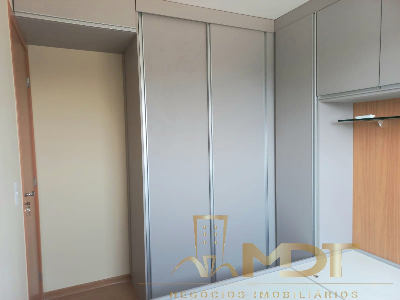 Apartamento à venda com 2 quartos, 63m² - Foto 4