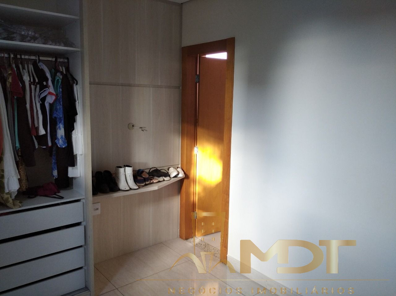 Casa à venda com 4 quartos, 300m² - Foto 18