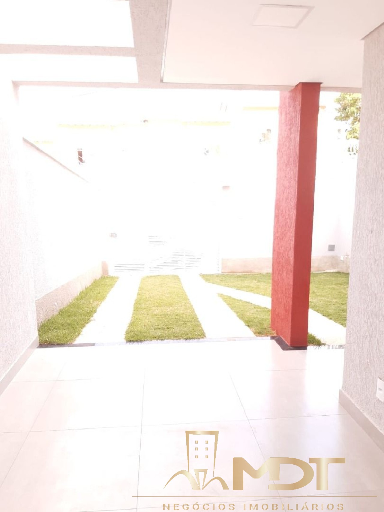 Casa à venda com 3 quartos, 90m² - Foto 4