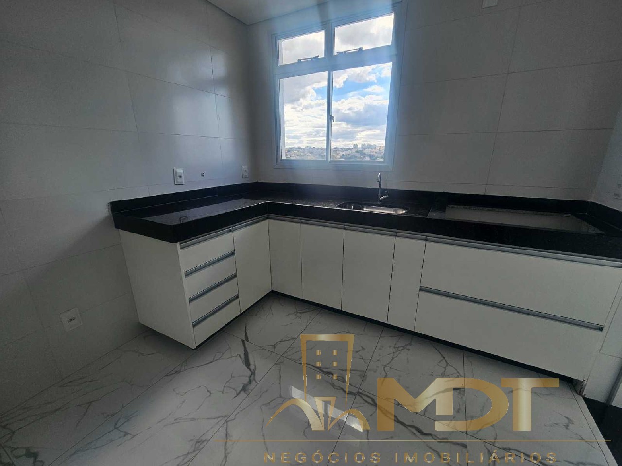 Apartamento à venda com 3 quartos, 75m² - Foto 8