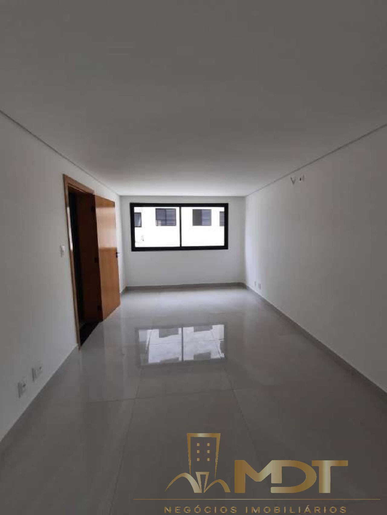 Apartamento à venda com 3 quartos, 81m² - Foto 4