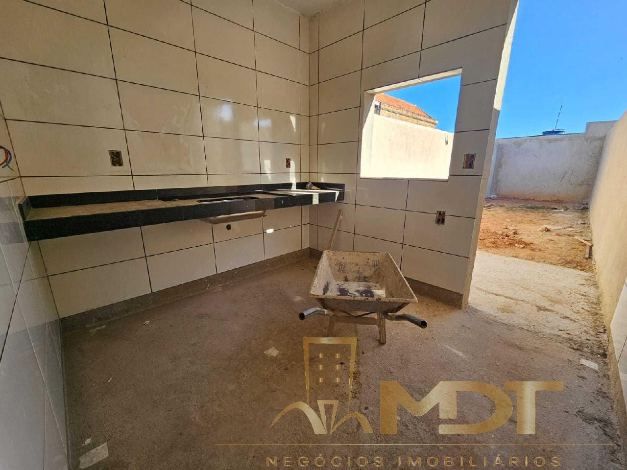 Casa à venda com 2 quartos, 65m² - Foto 12