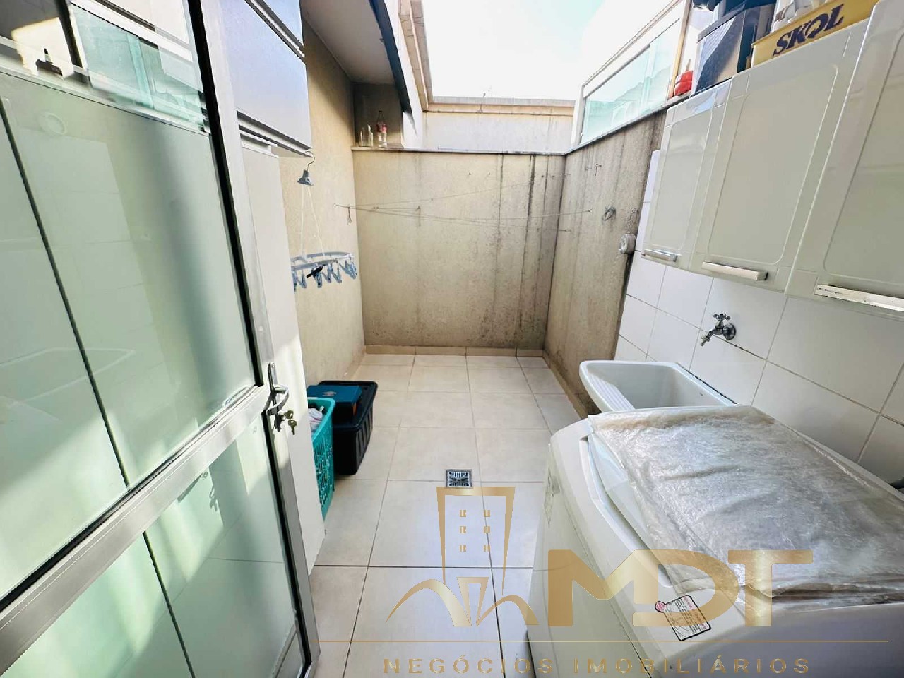 Apartamento à venda com 2 quartos, 65m² - Foto 9