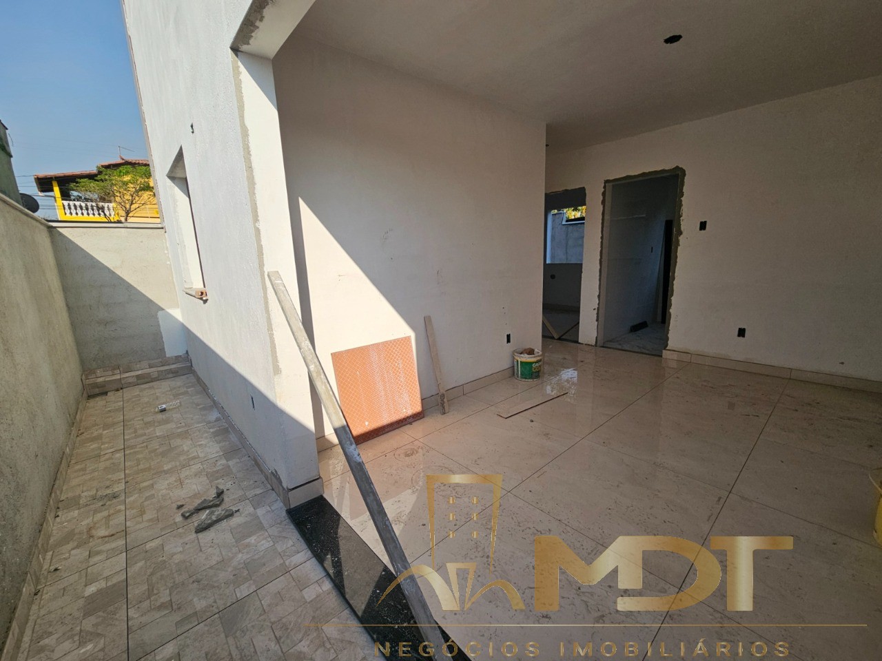 Apartamento à venda com 2 quartos, 85m² - Foto 2