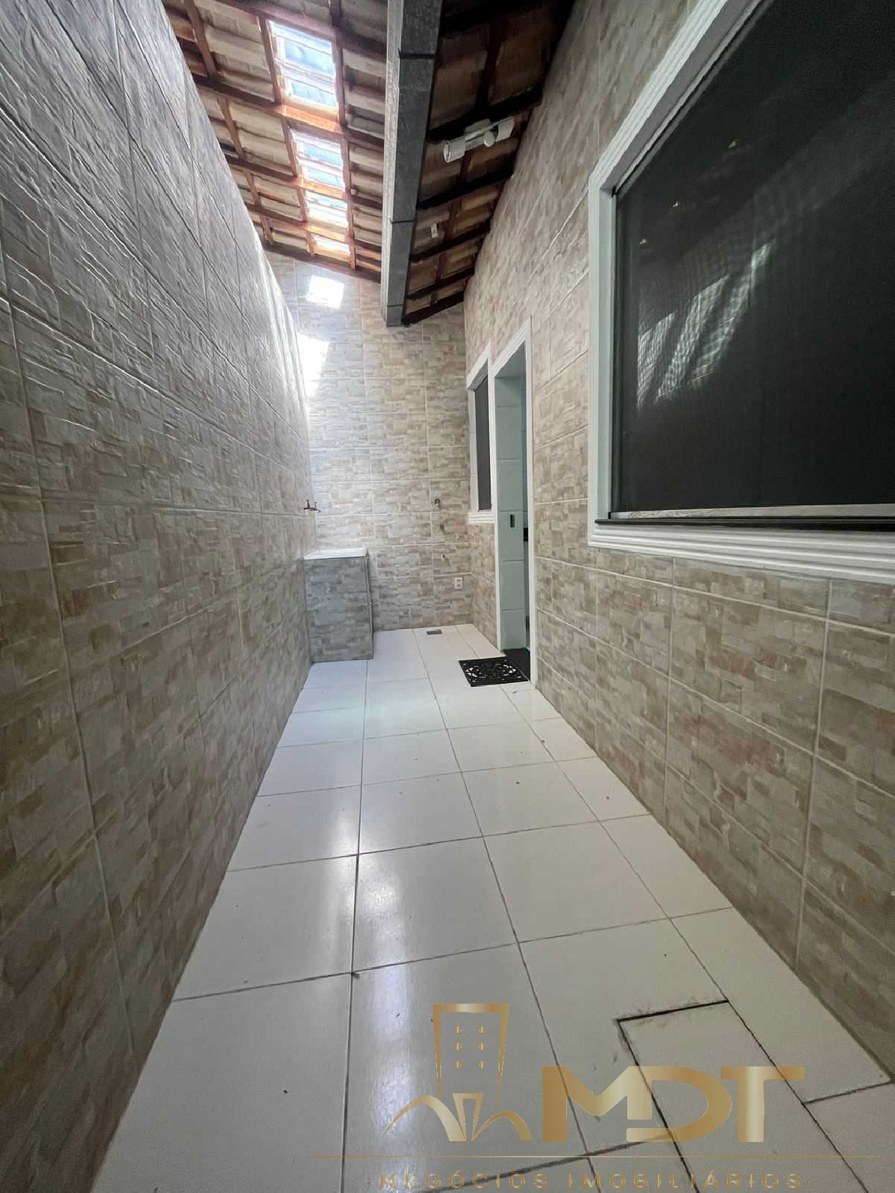 Casa à venda com 2 quartos, 71m² - Foto 30