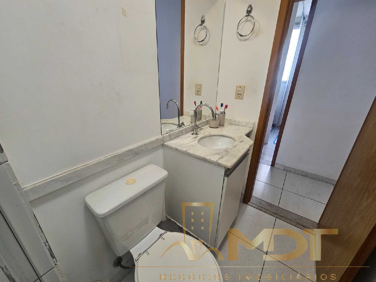 Apartamento à venda com 3 quartos, 85m² - Foto 3