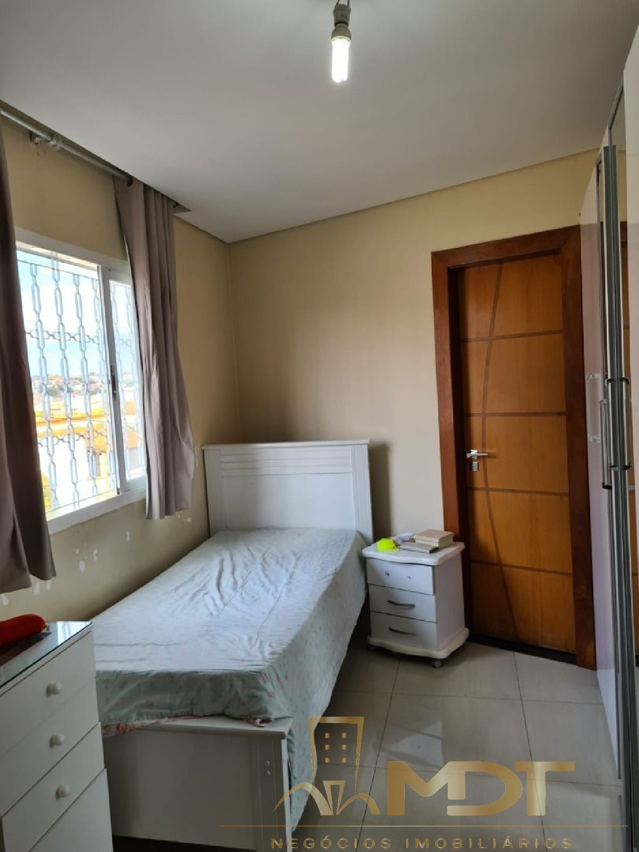 Casa à venda com 4 quartos, 300m² - Foto 17