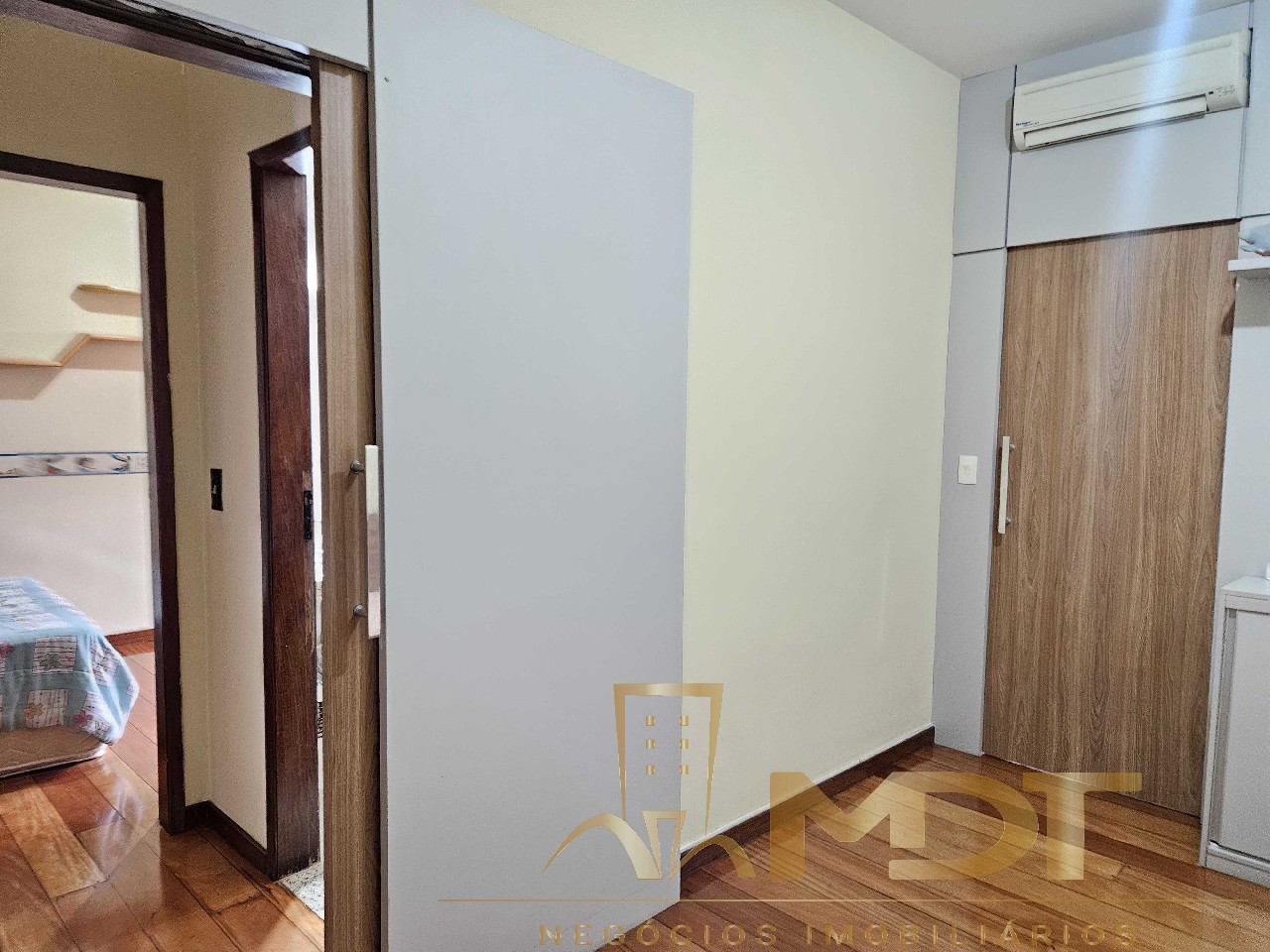 Casa à venda com 4 quartos, 145m² - Foto 30