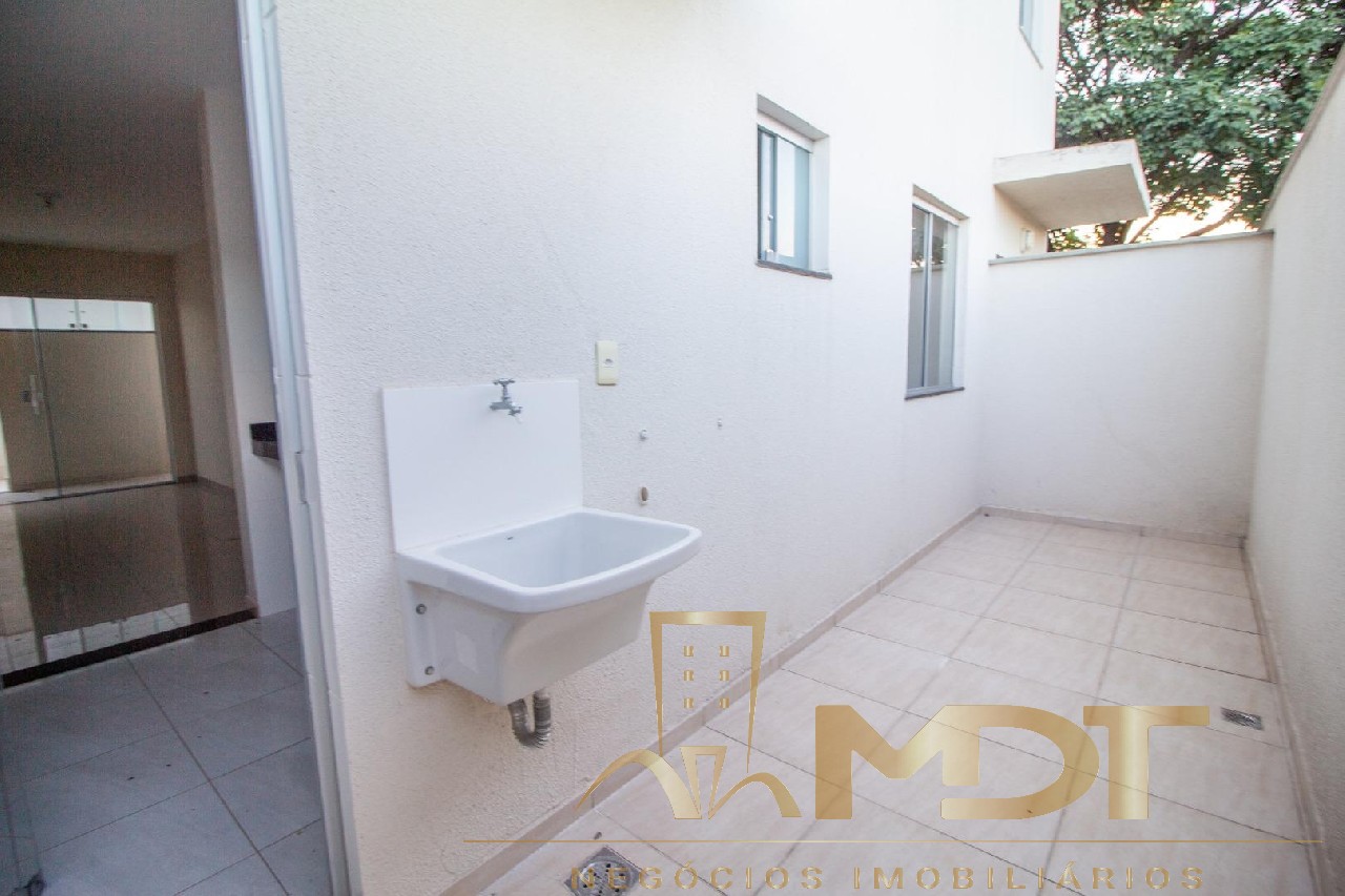 Apartamento à venda com 2 quartos, 62m² - Foto 6