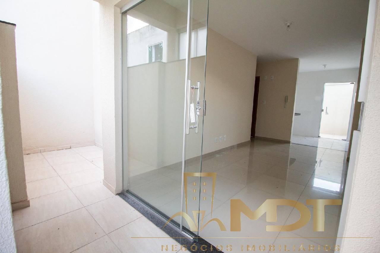 Apartamento à venda com 2 quartos, 62m² - Foto 2