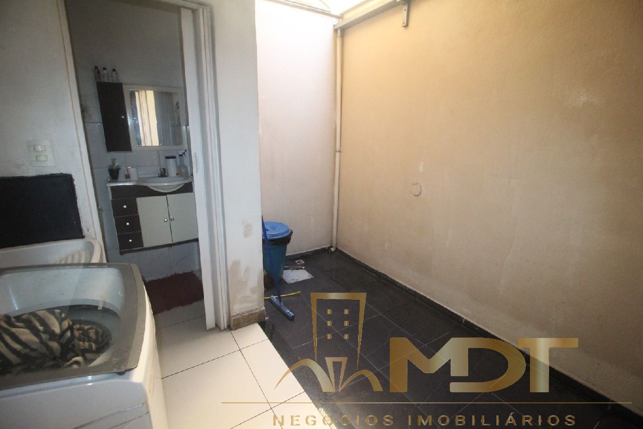 Casa à venda com 3 quartos, 91m² - Foto 2