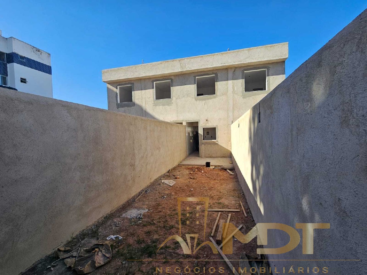 Casa à venda com 2 quartos, 65m² - Foto 18