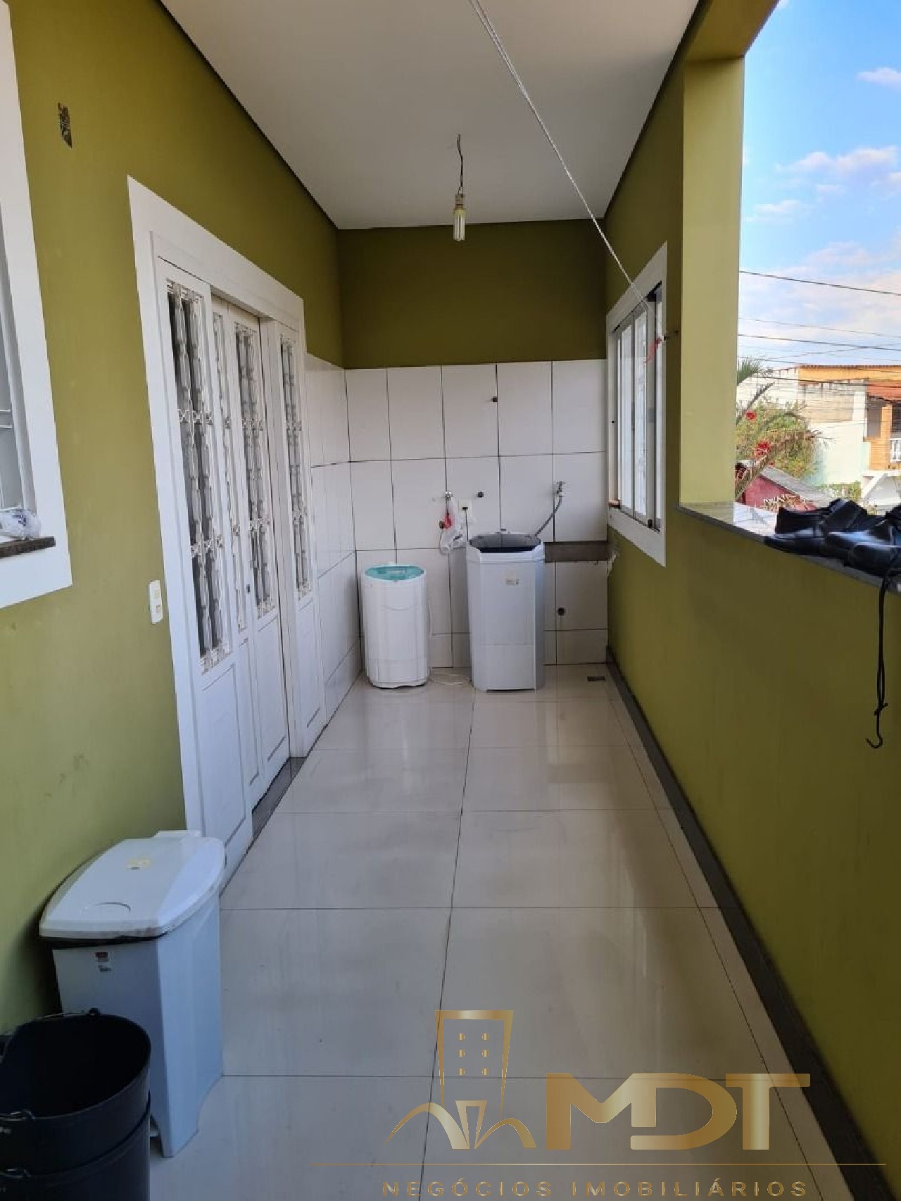 Casa à venda com 4 quartos, 300m² - Foto 9