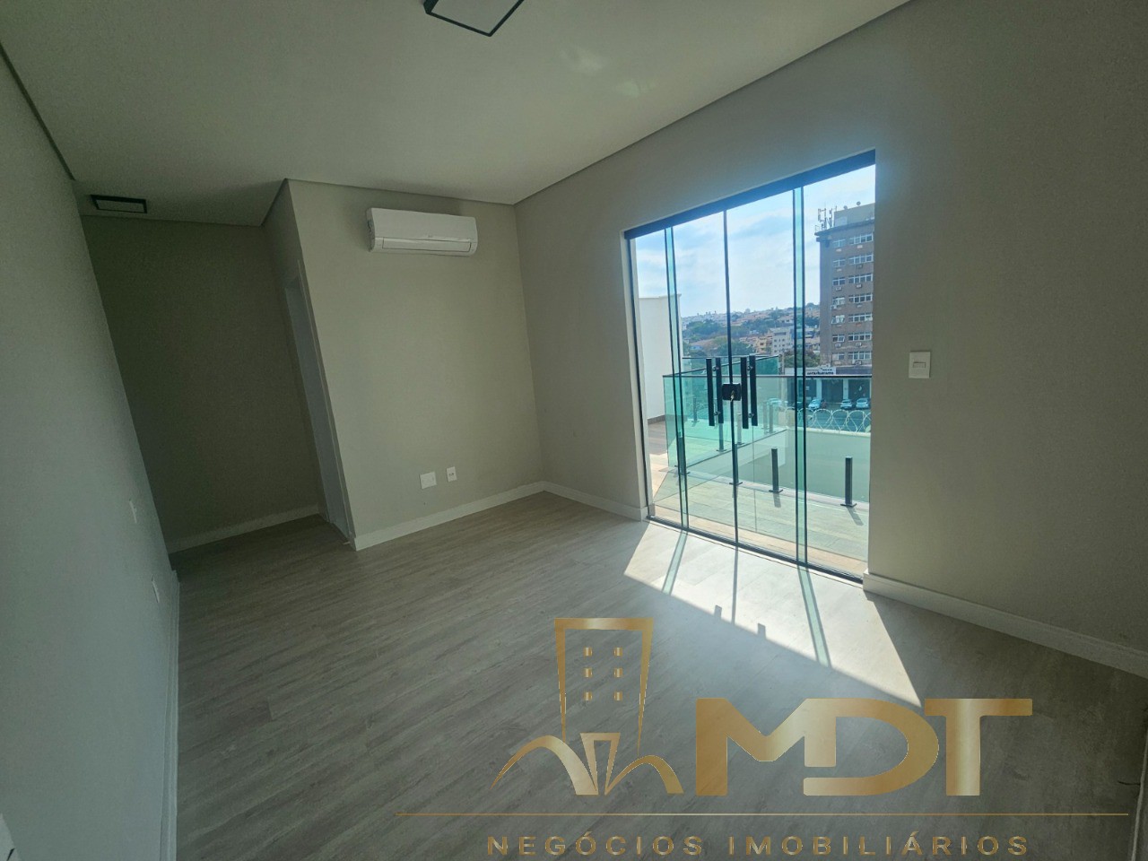 Casa à venda com 4 quartos, 209m² - Foto 11