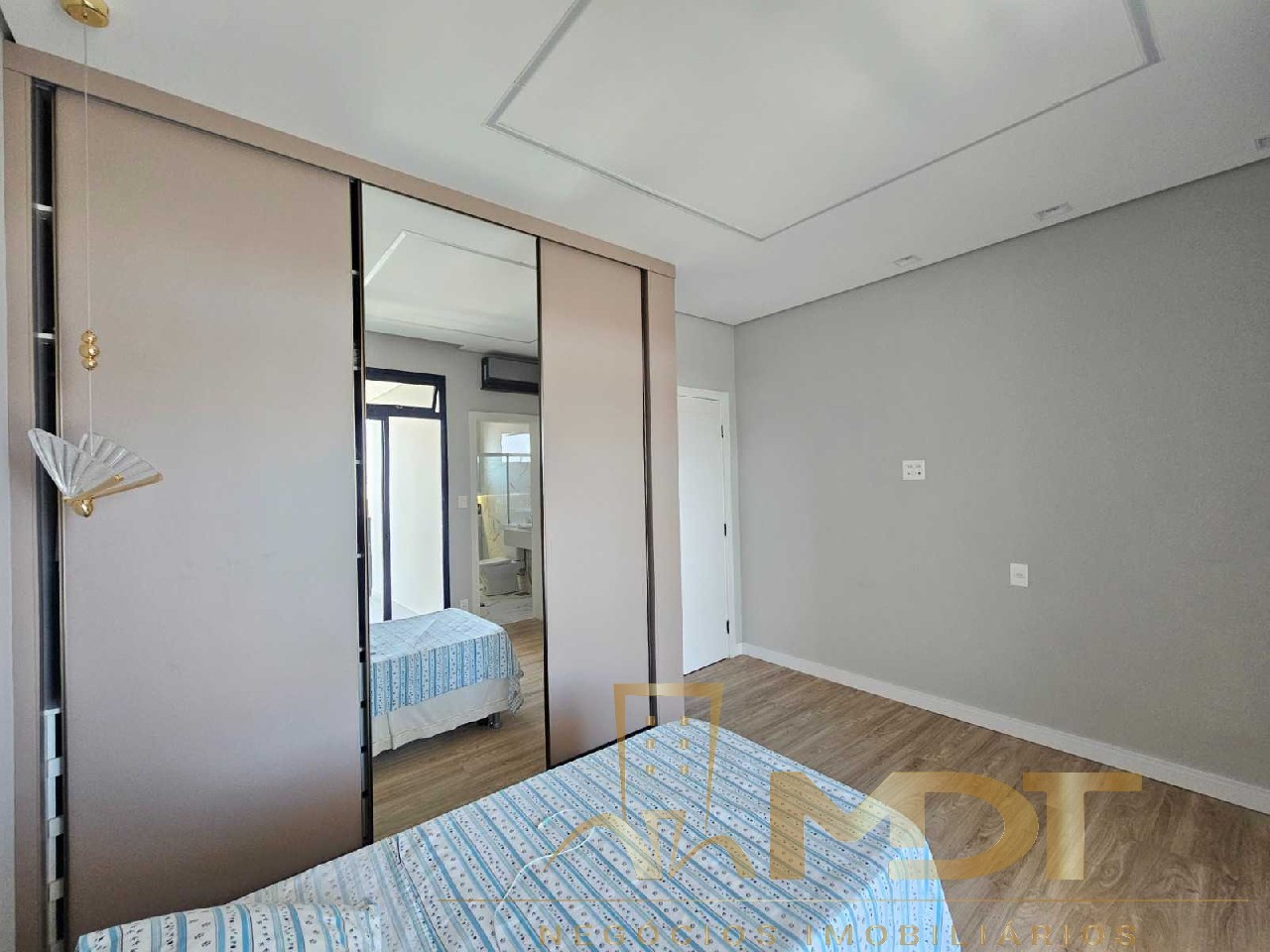 Casa à venda com 5 quartos, 310m² - Foto 27