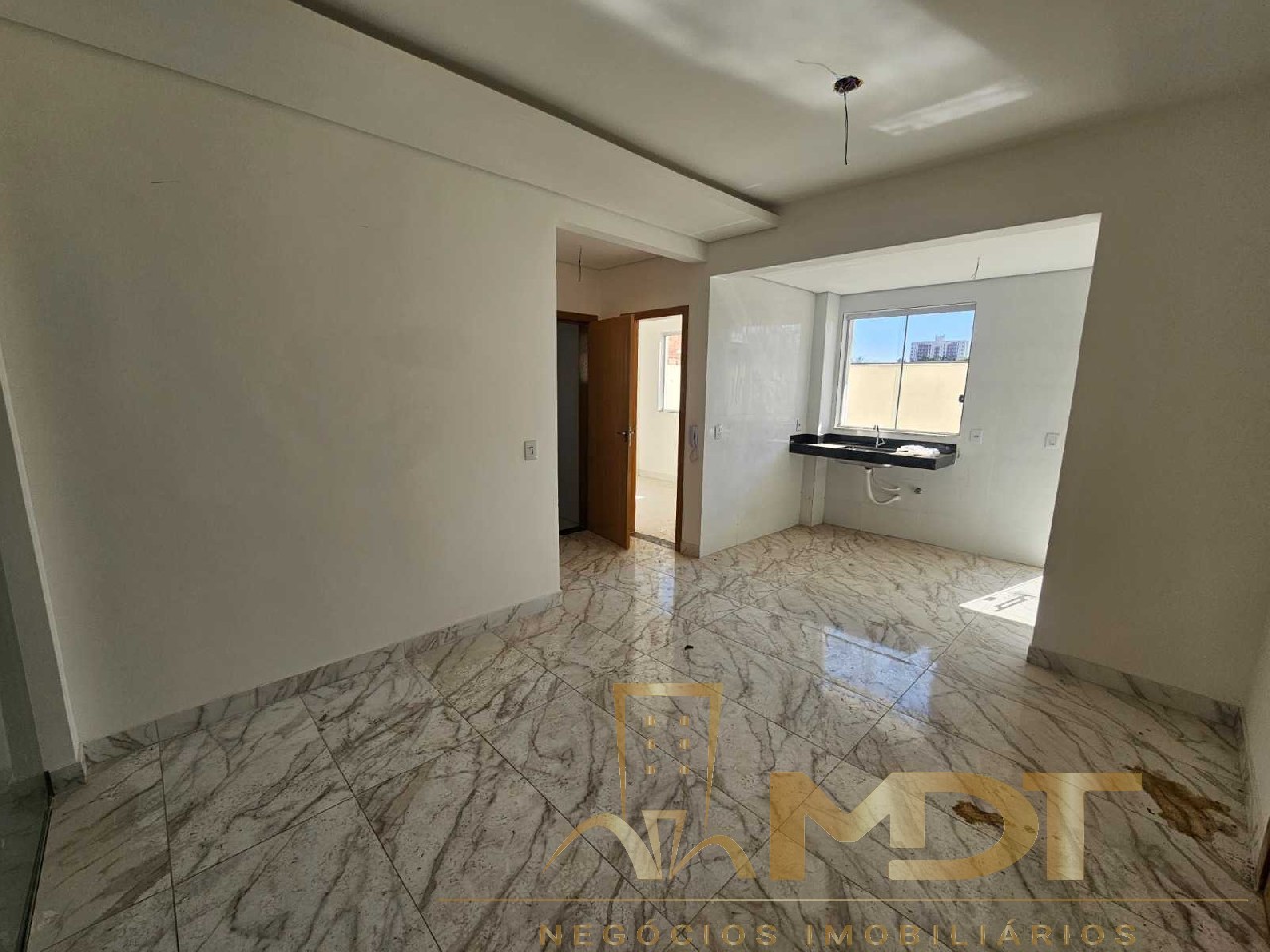 Apartamento à venda com 2 quartos, 80m² - Foto 4