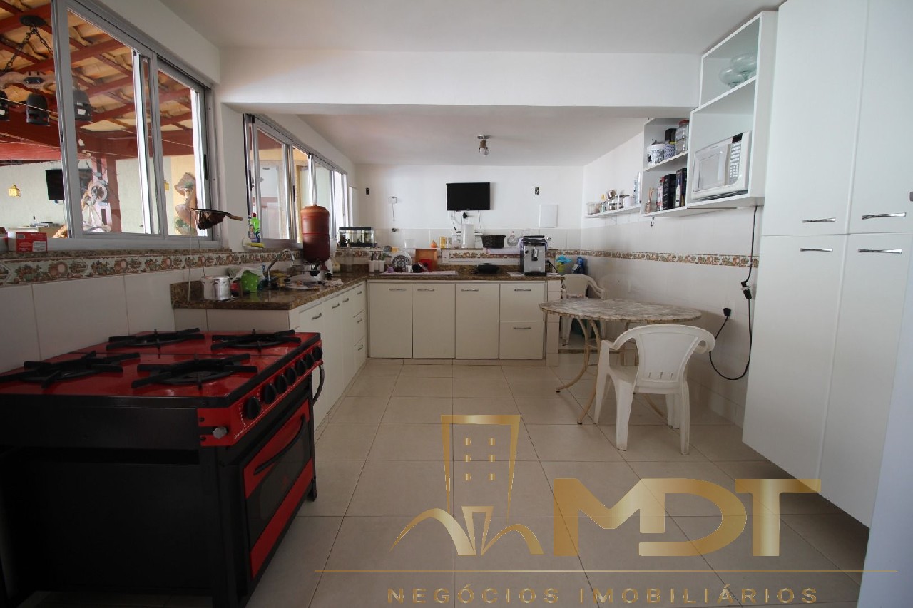 Casa à venda com 5 quartos, 220m² - Foto 39