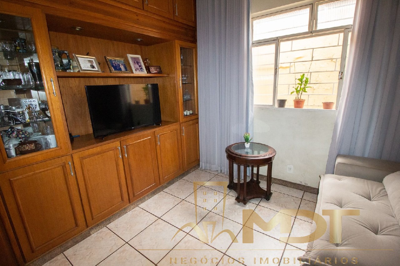 Casa à venda com 4 quartos, 250m² - Foto 29