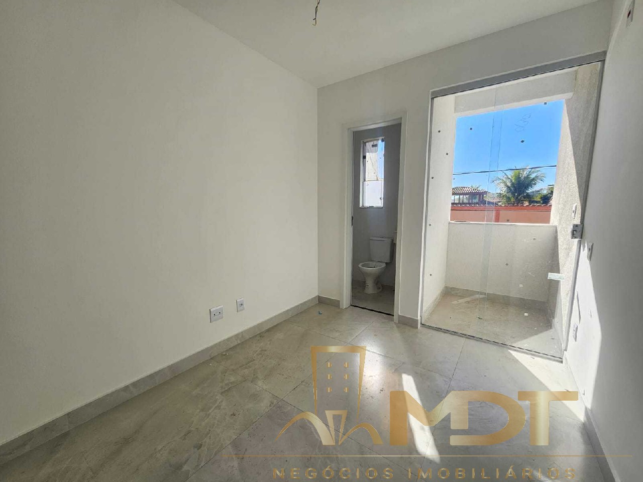 Casa à venda com 2 quartos, 130m² - Foto 13