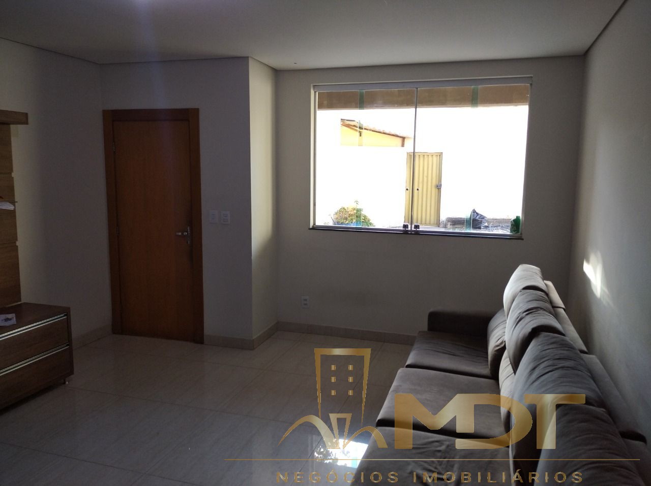 Casa à venda com 4 quartos, 300m² - Foto 4