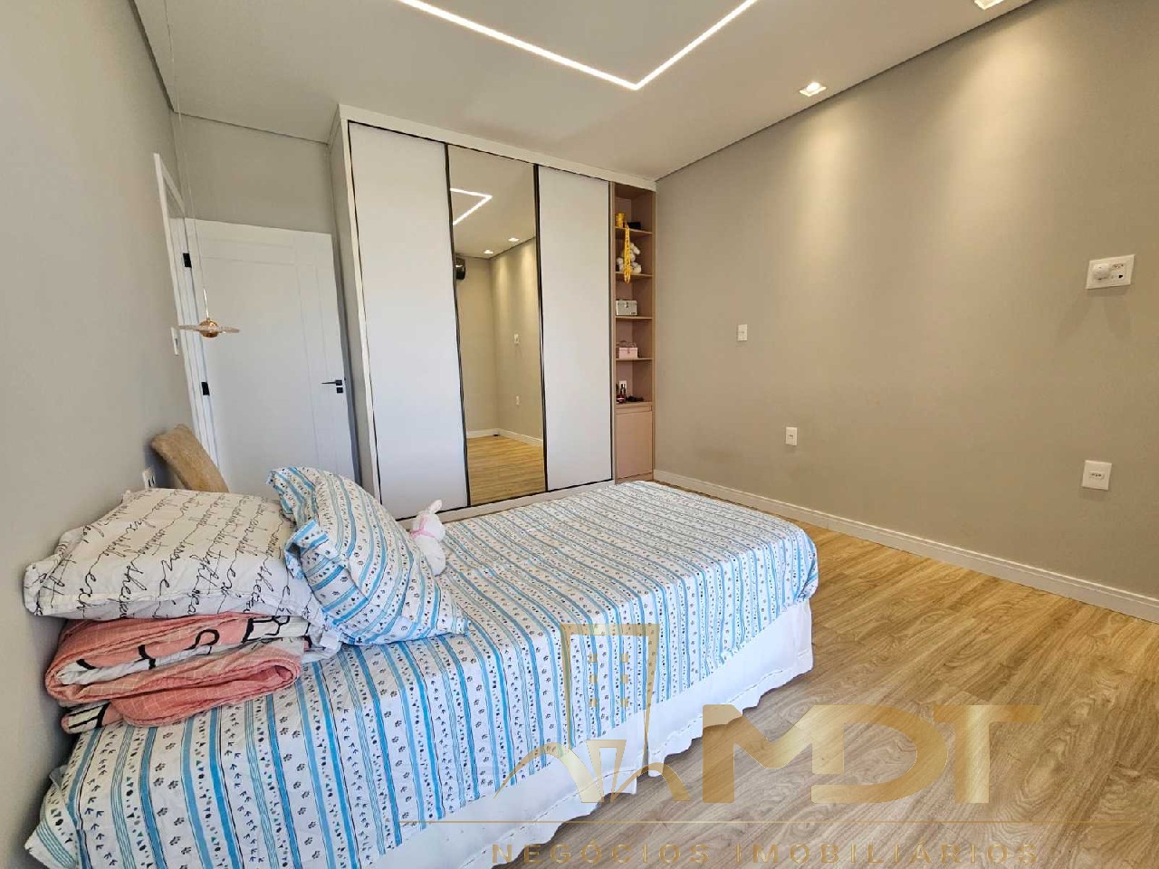 Casa à venda com 5 quartos, 310m² - Foto 63