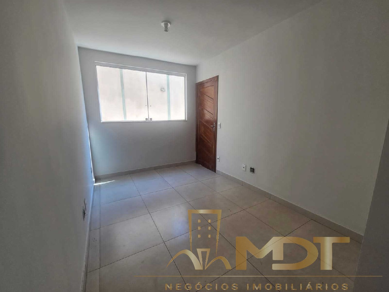 Apartamento à venda com 2 quartos, 65m² - Foto 1