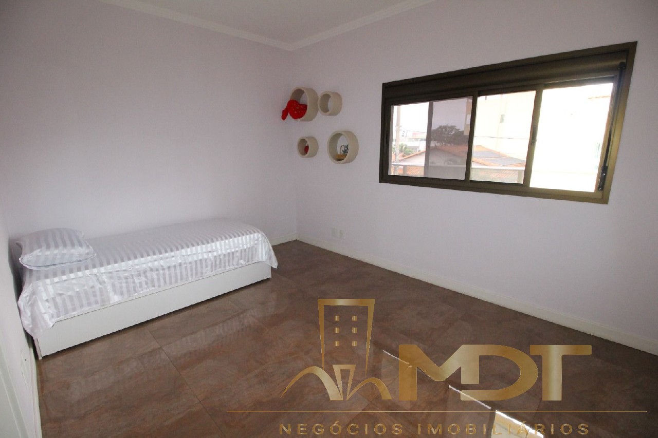 Casa à venda com 5 quartos, 220m² - Foto 28