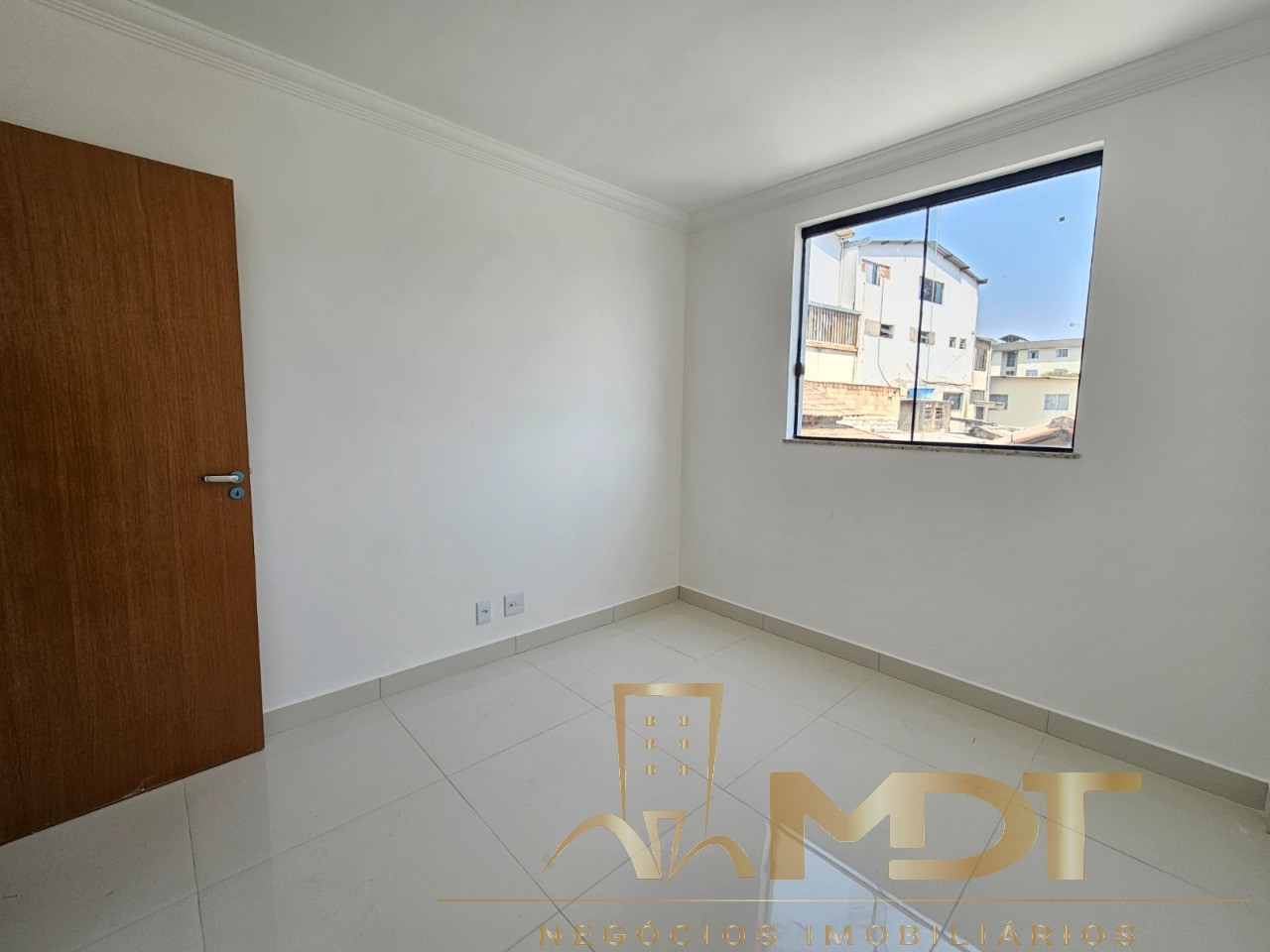 Casa à venda com 2 quartos, 110m² - Foto 13