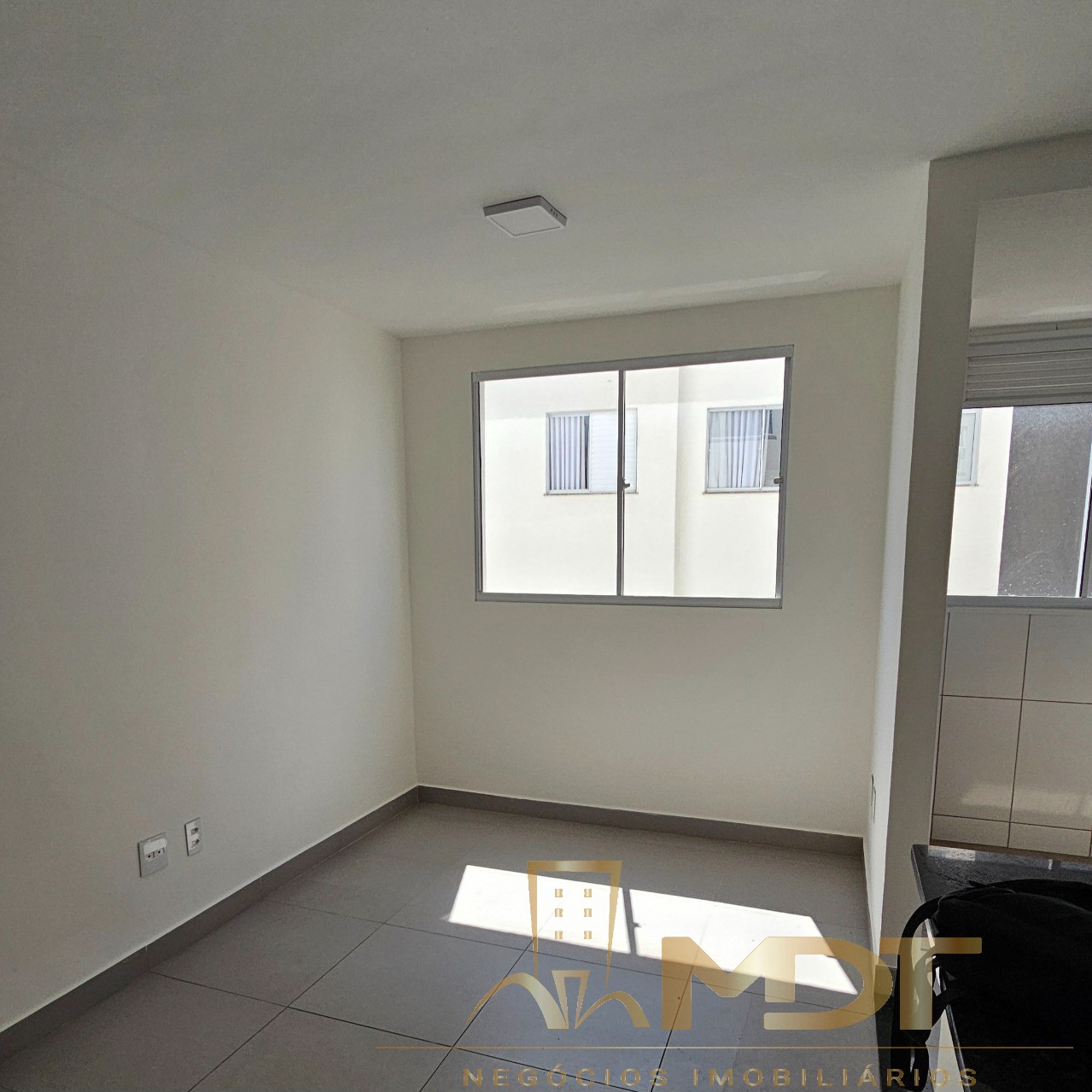 Apartamento à venda com 2 quartos, 55m² - Foto 3