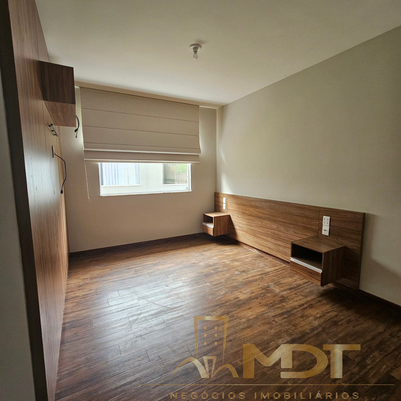 Casa à venda com 4 quartos, 250m² - Foto 3