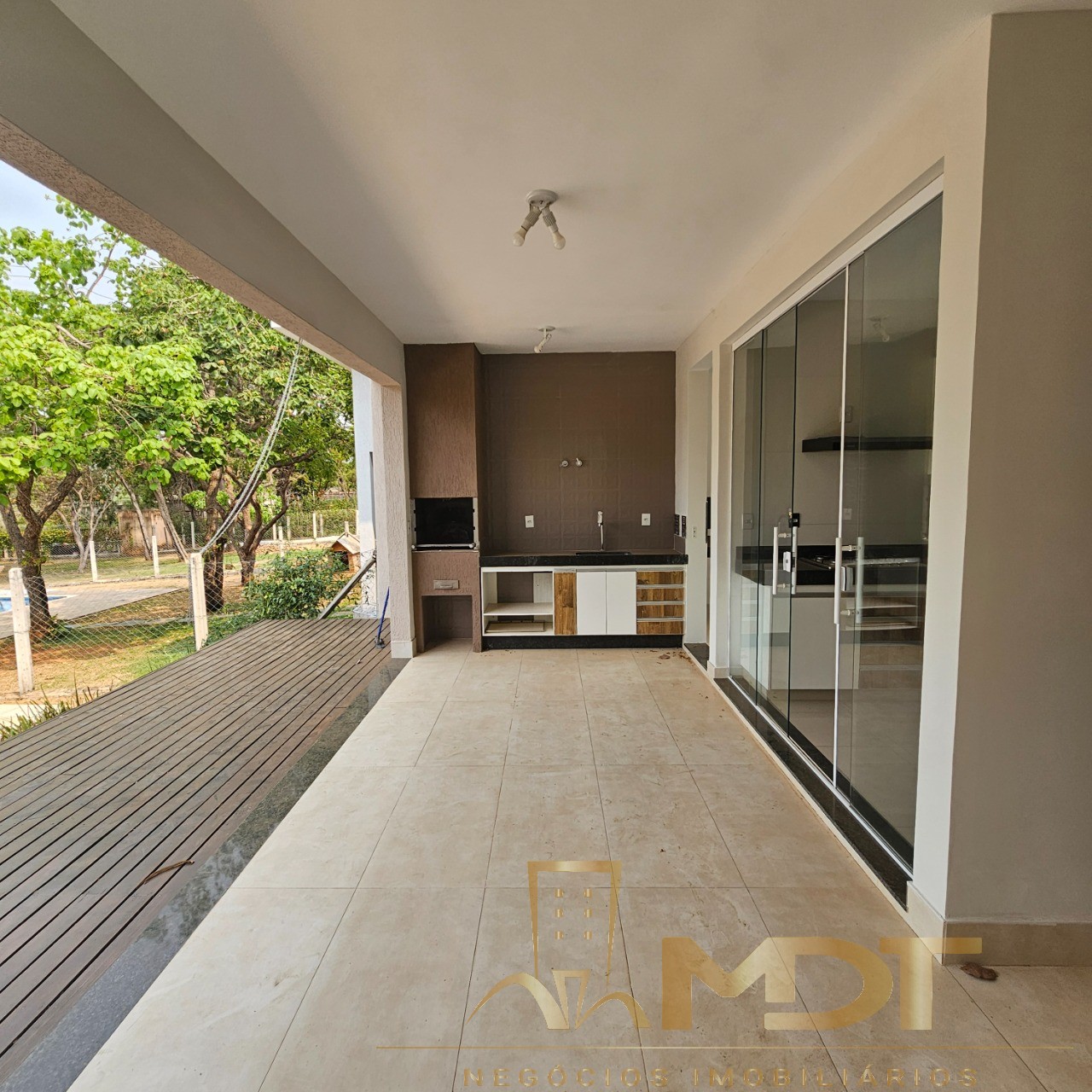 Casa à venda com 4 quartos, 250m² - Foto 12