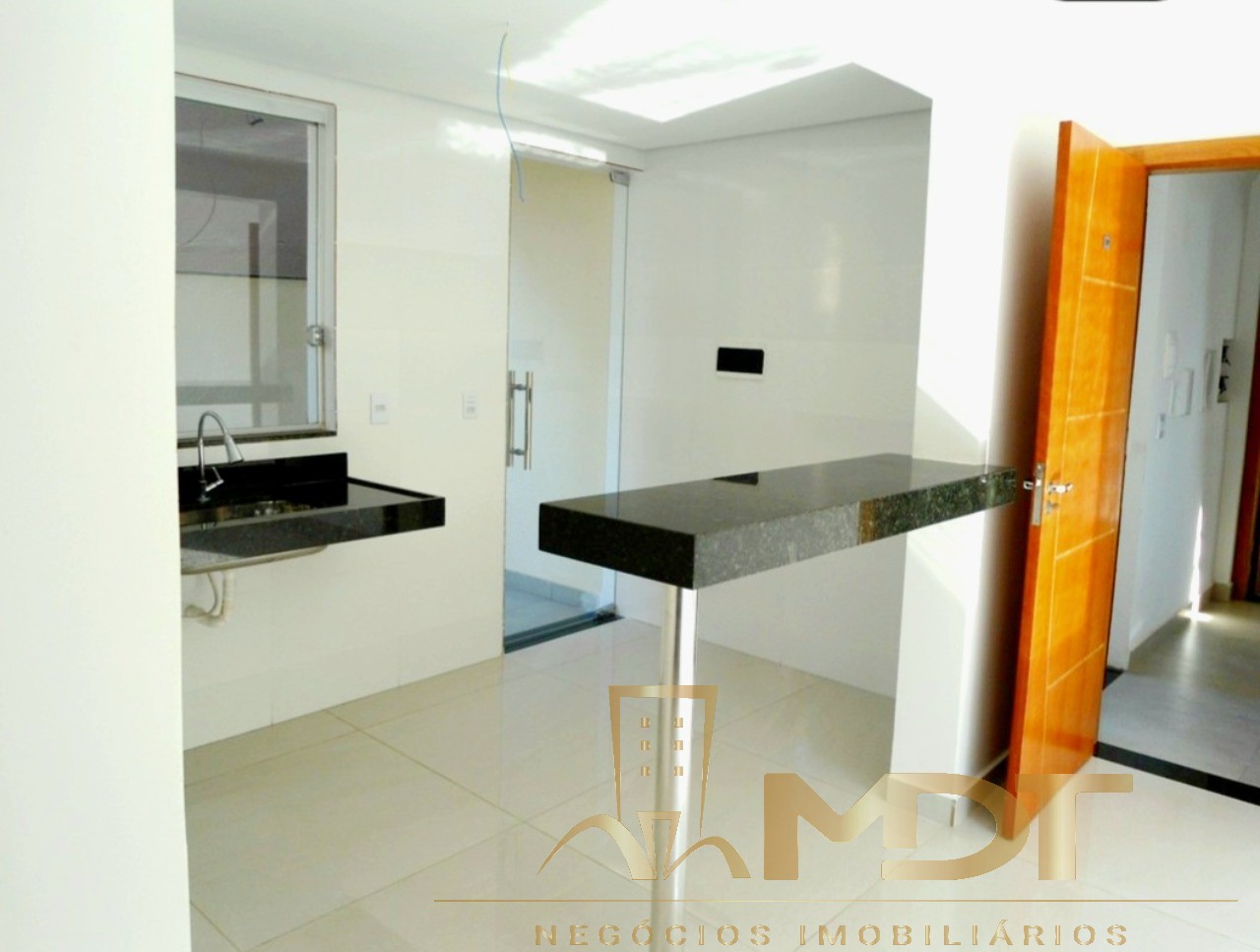 Apartamento à venda com 2 quartos, 40m² - Foto 2