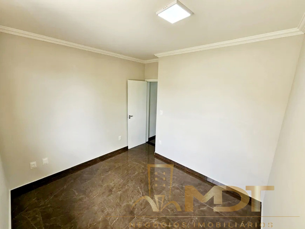 Casa à venda com 2 quartos, 75m² - Foto 17