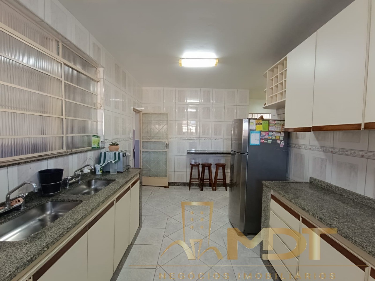 Casa à venda com 4 quartos, 314m² - Foto 25