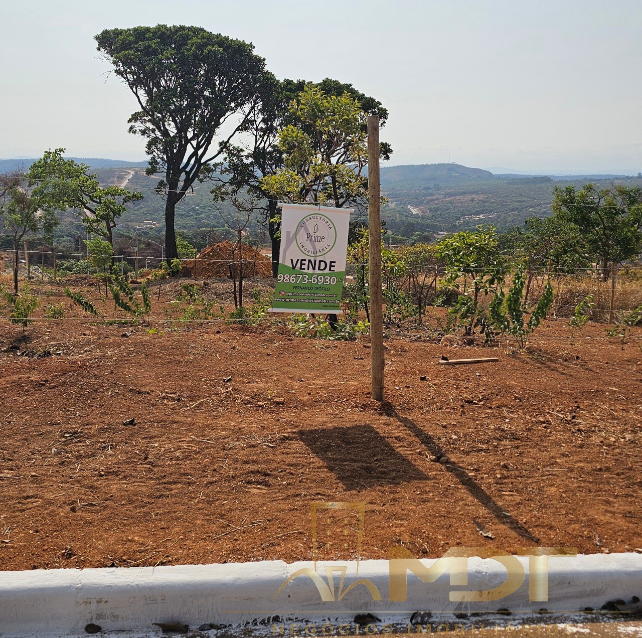 Terreno à venda com 1 quarto, 563m² - Foto 3