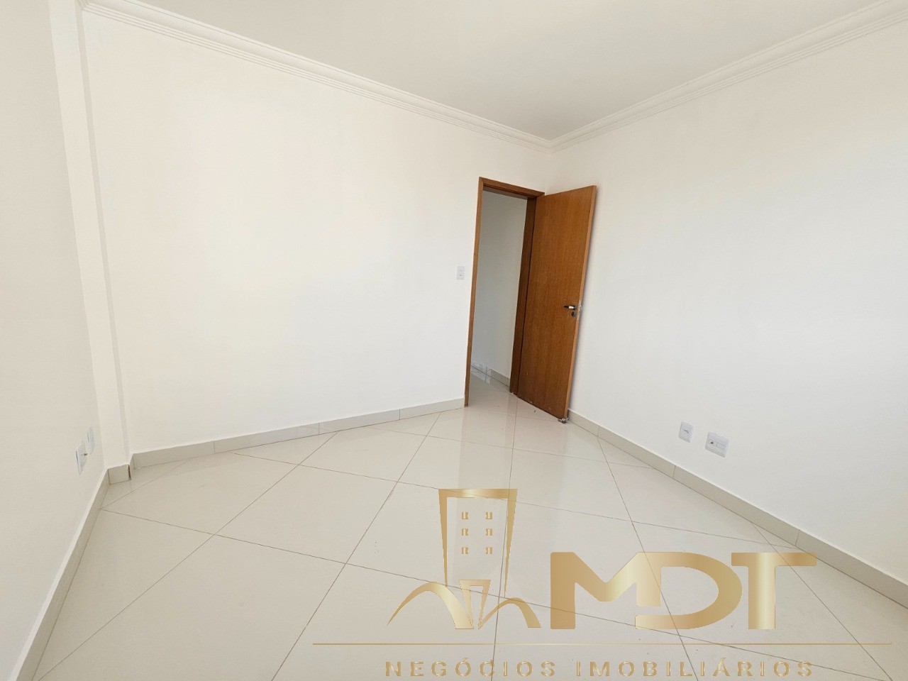 Casa à venda com 2 quartos, 110m² - Foto 16