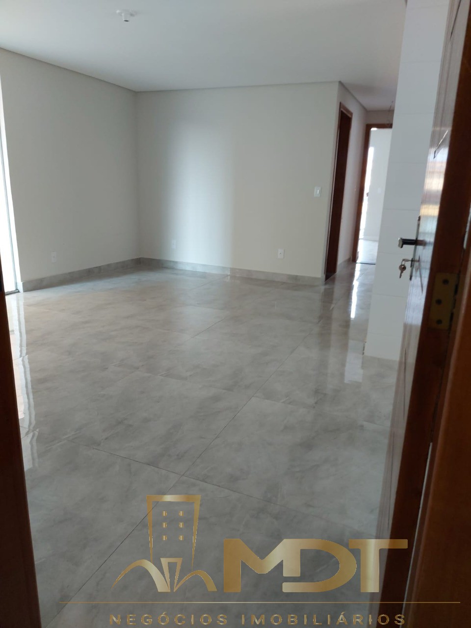 Apartamento à venda com 3 quartos, 158m² - Foto 8