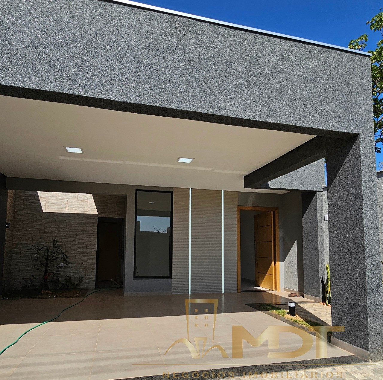 Casa à venda com 3 quartos, 276m² - Foto 2