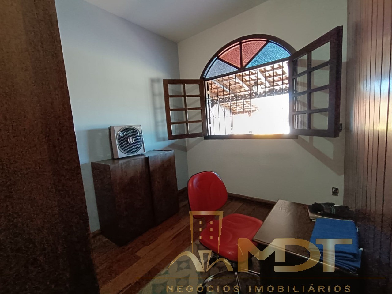 Casa à venda com 4 quartos, 314m² - Foto 16