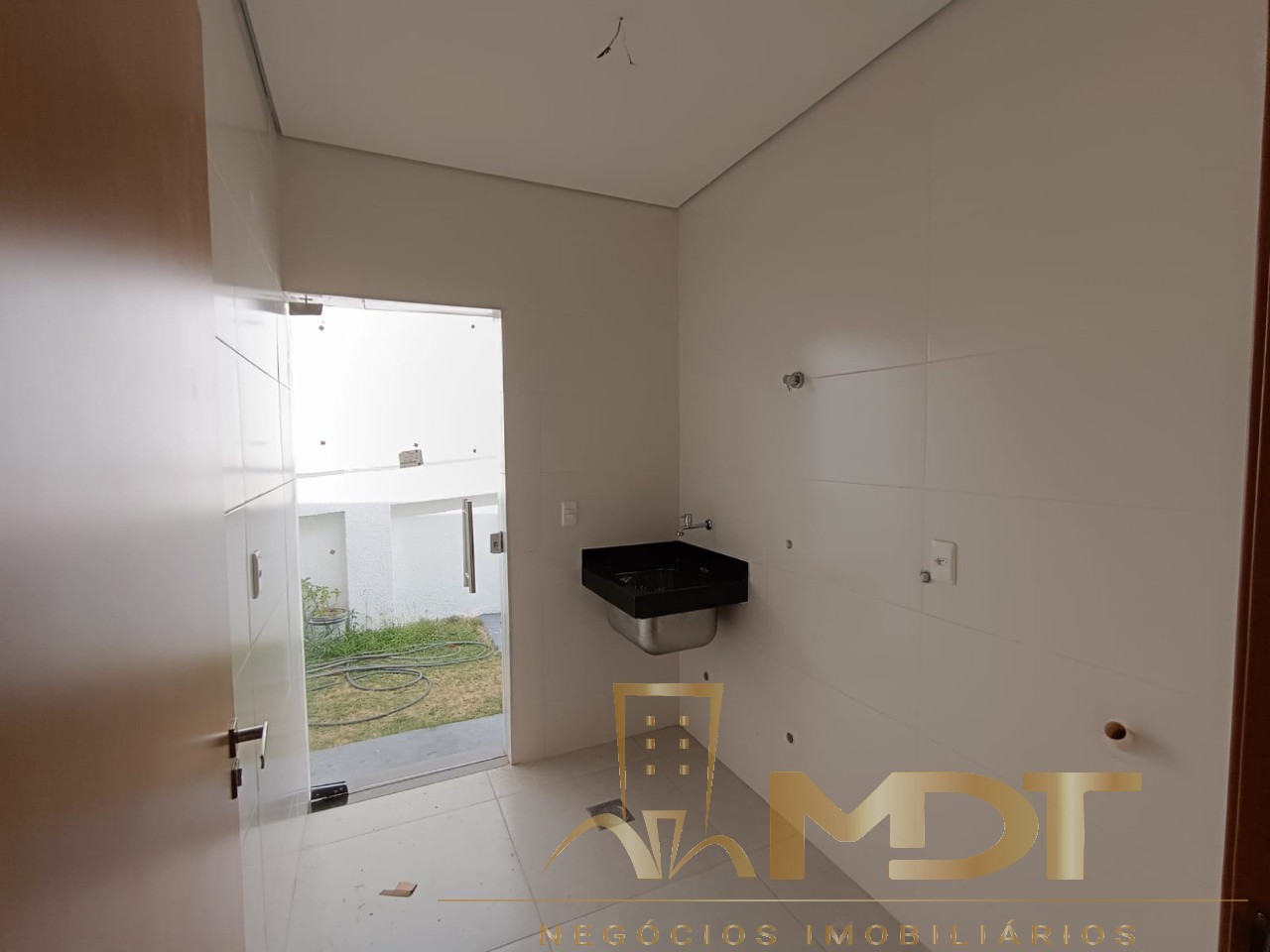 Casa à venda com 3 quartos, 100m² - Foto 9