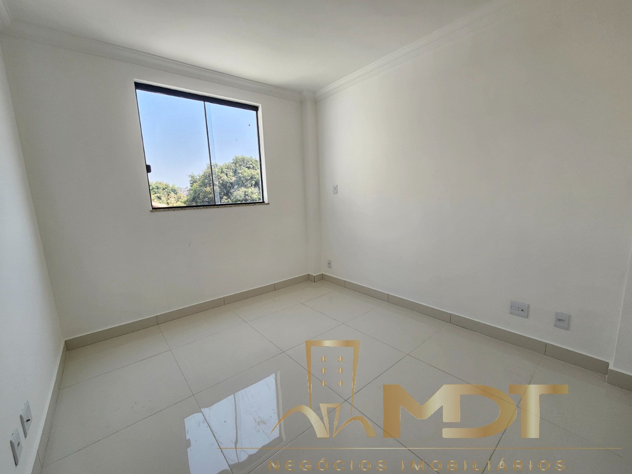 Casa à venda com 2 quartos, 110m² - Foto 12