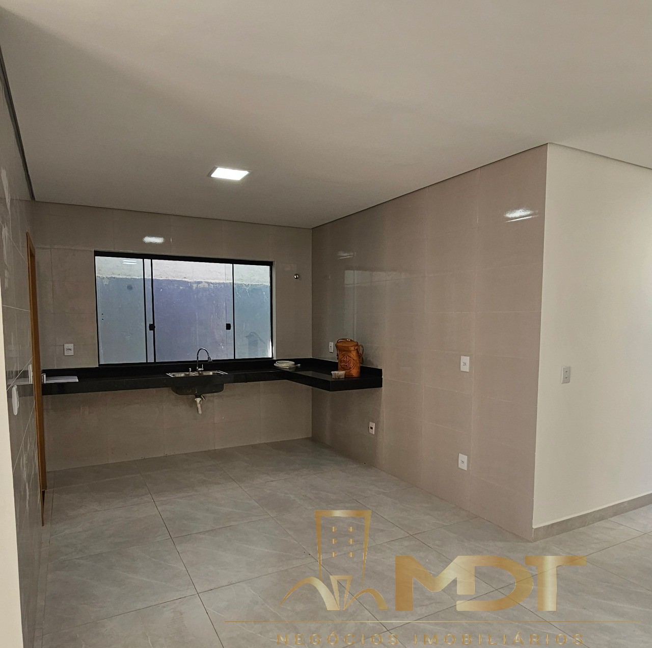 Casa à venda com 3 quartos, 276m² - Foto 4