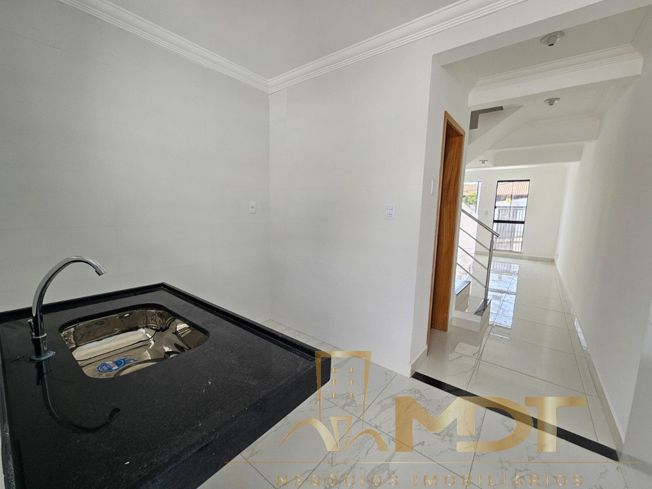 Casa à venda com 2 quartos, 110m² - Foto 18