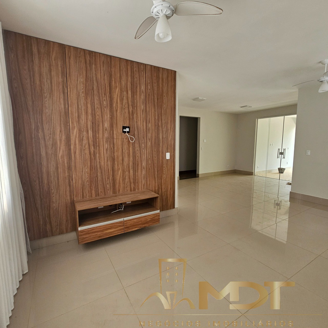 Casa à venda com 4 quartos, 250m² - Foto 8