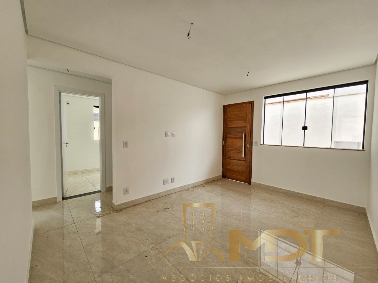 Apartamento à venda com 3 quartos, 80m² - Foto 1