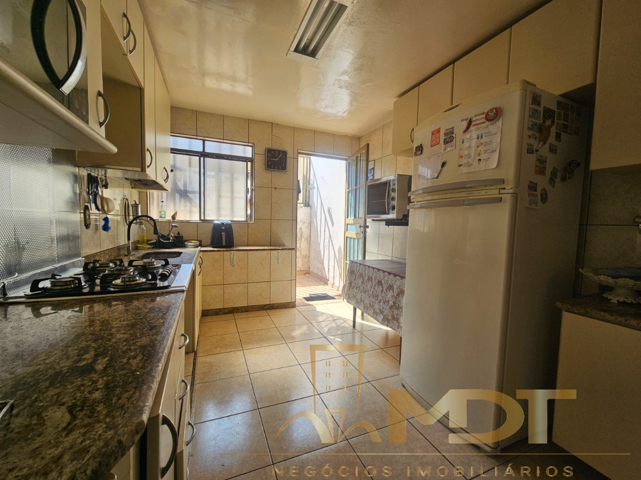 Casa à venda com 4 quartos, 260m² - Foto 17