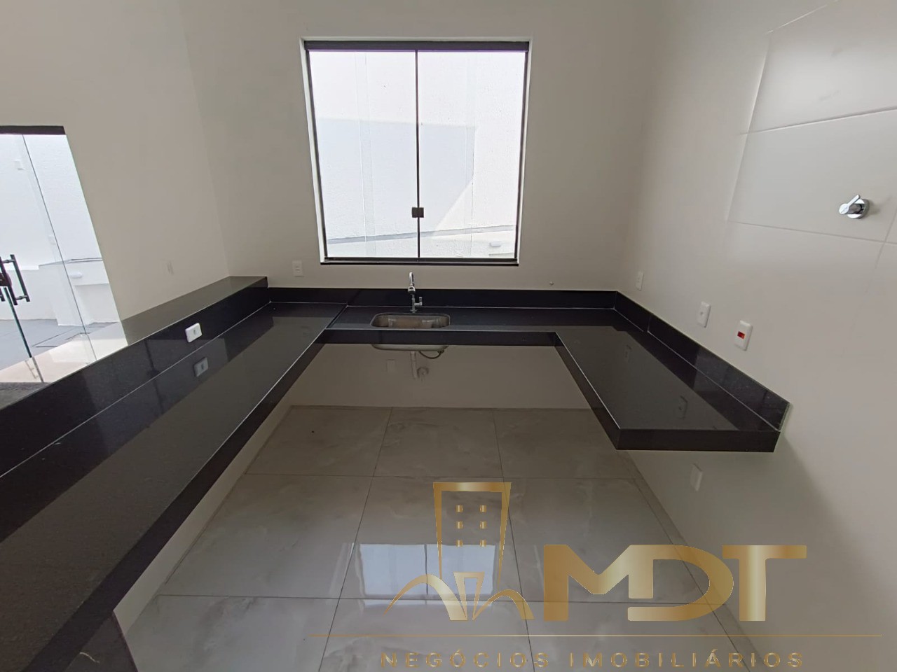 Casa à venda com 3 quartos, 100m² - Foto 12